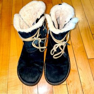Ugg short winter boots